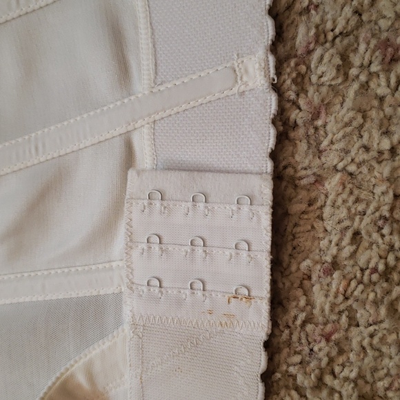 Under Cover Vintage Corset Top Bra - Picture 5 of 7